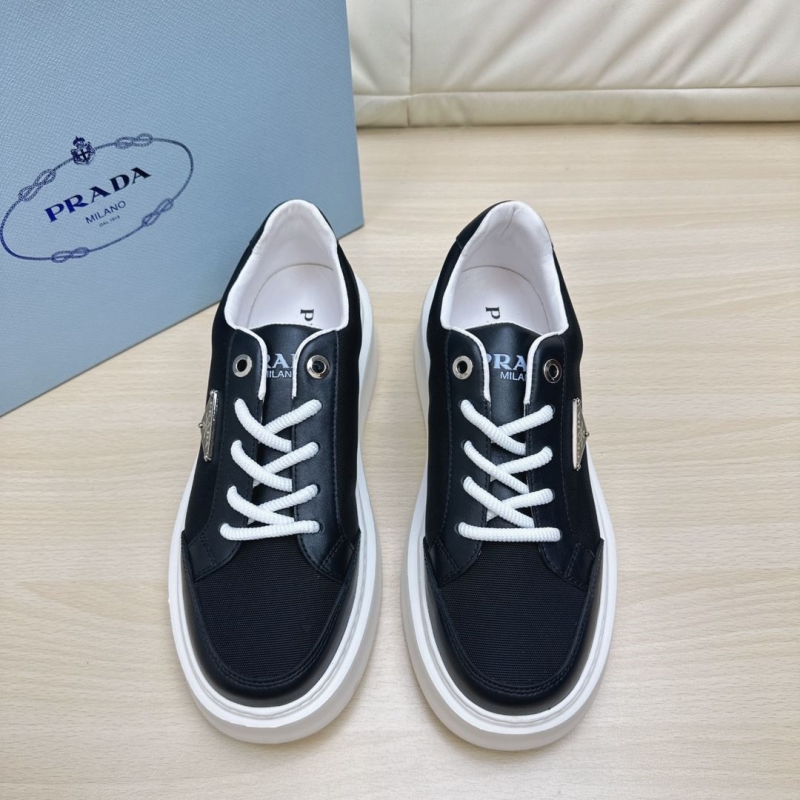Pra*a casual shoes